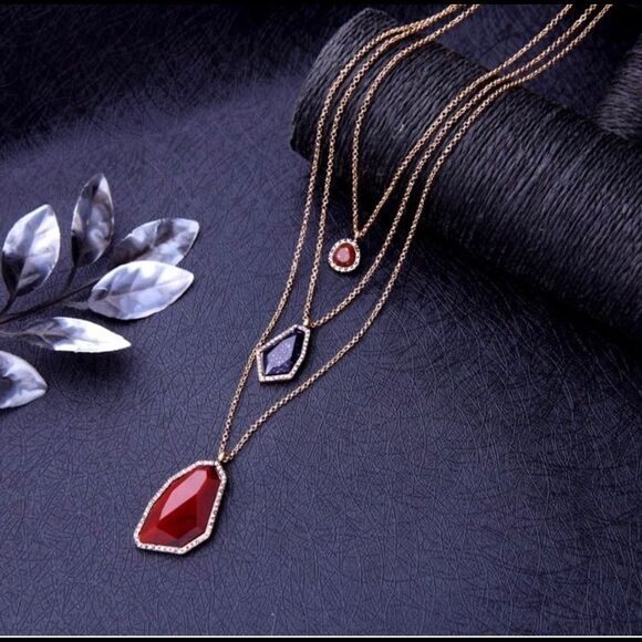 Gorgeous Layered Geometric Necklace - Picture 4 of 5